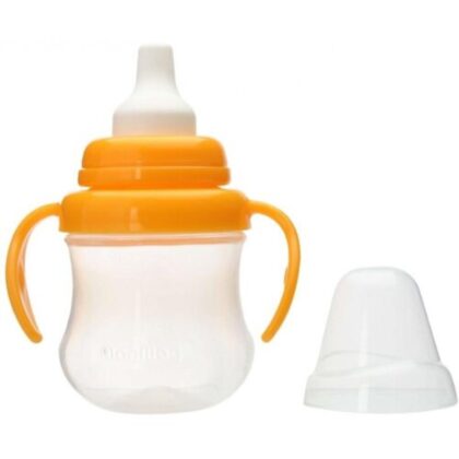 Pigeon-Magmag-Spout-Cup-Step-2-feeding baby
